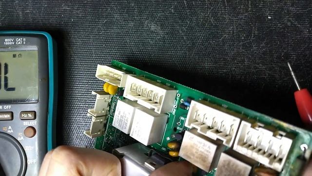 Placa de control de lavadora  Reparación