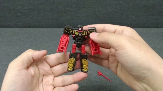Обзор трансформера Rumble - Legends class - Generations - Titans Return. Музей Р-ТФ.