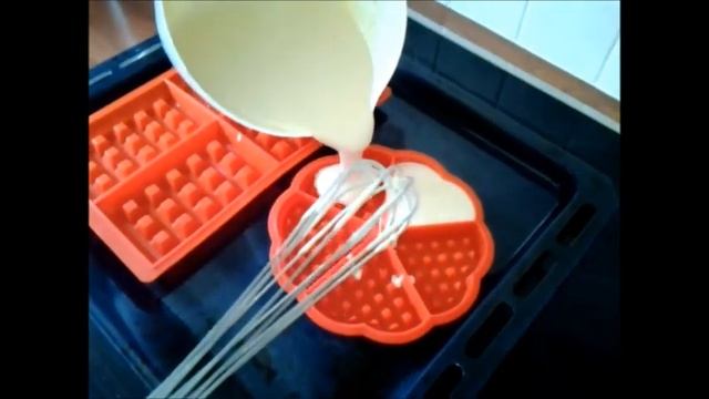 Alintor Silicone Waffle & Heart Shaped Muffin Moulds