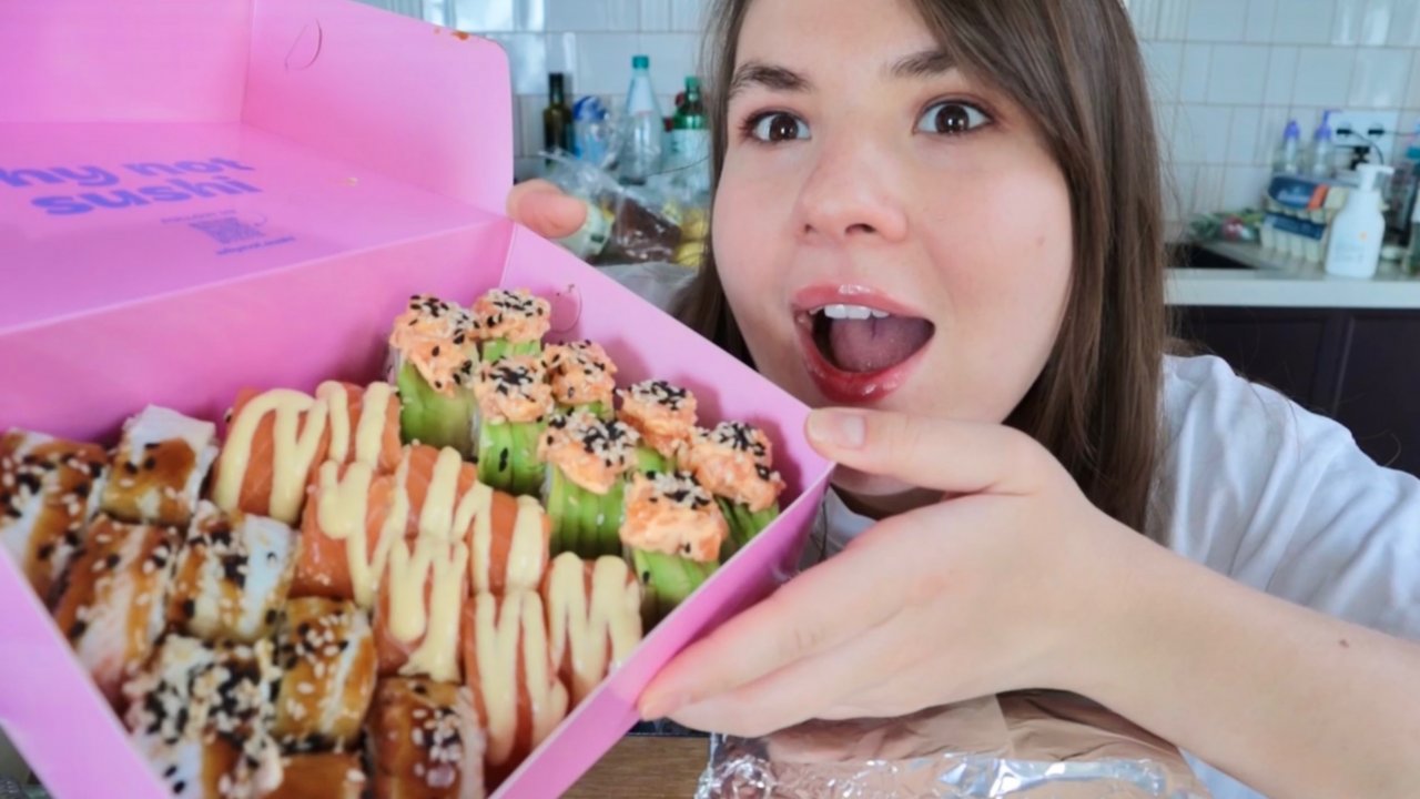 МУКБАНГ офигенные роллы и бытовуха mukbang с ребенком)) обзор why not sushi