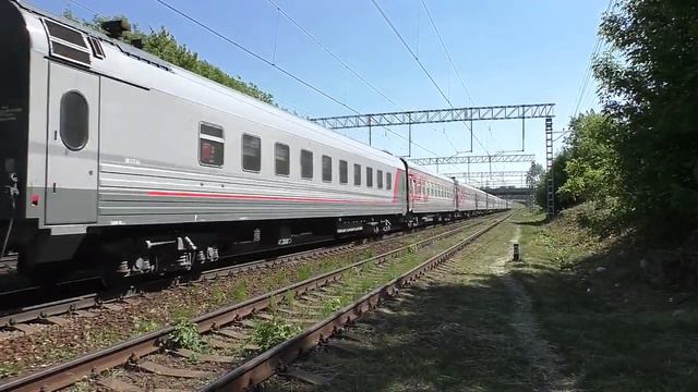 Электровоз ЧС7-104 (ТЧЭ-18) со скорым поездом №234С Новороссийск - Москва.