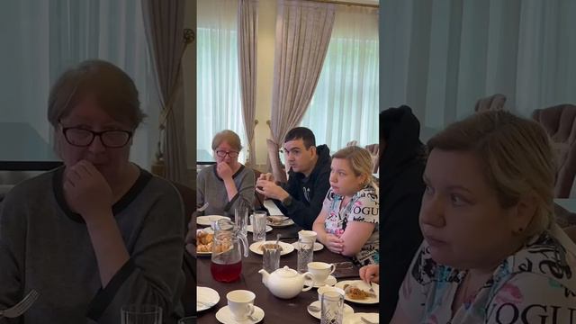 Трогательная встреча в «Роял Парк»: Владимир Николаев с семьями участников СВО