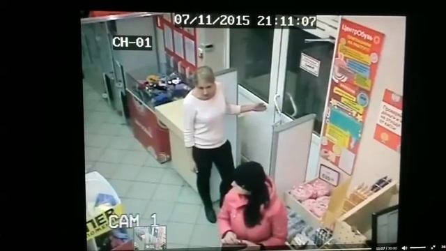 Пьяная дама напала на продавца магазина в Воронеже Моисеева 7