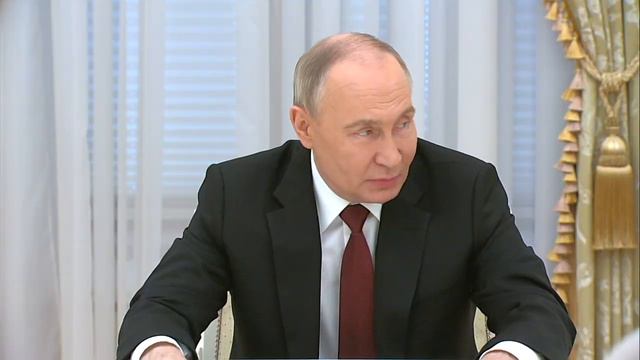Откровенный разговор_ Владимир Путин встретился с командирами подразделений