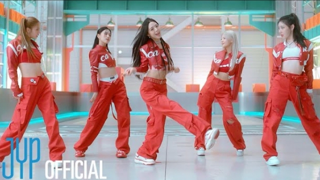 ITZY "CAKE" MV