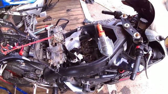 Как снять стартер с Yamaha R1 2005 года