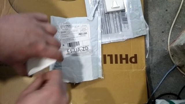 Распаковка Xiaomi Aqara Smart Window Door Sensor датчик открытия