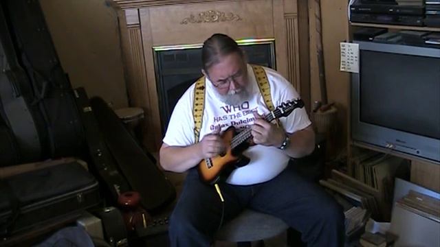 Ben Seymour demos a Mahalo Ukulele