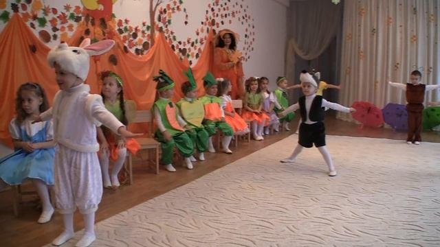 Детский утренник лесички и ежика  Дим Дань