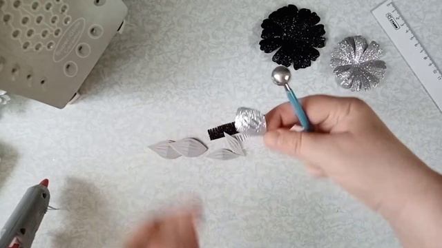 Украшение для волос из глиттерного фоамирана