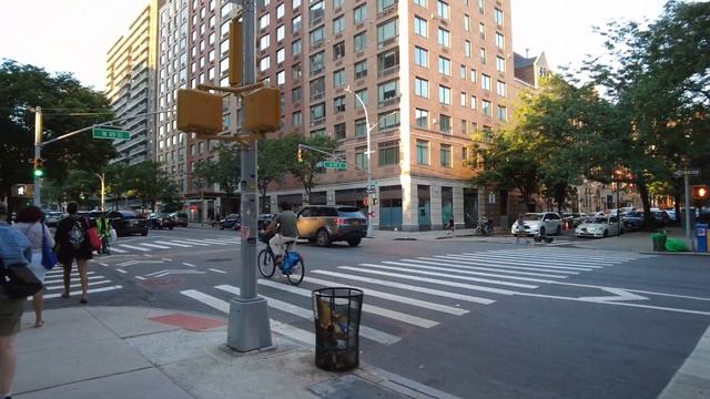 Walking NYC : Upper West Side Manhattan with Walk Ride Fly