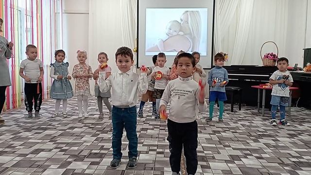 Маленький концерт для любимых мам. Жар-птица