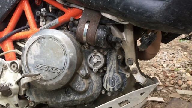 Заклинил мотор мотоцикла KTM 690 LC4.mp4