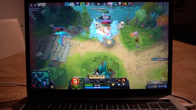 DOTA 2 On MacBook Pro 2018 13