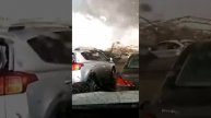 Торнадо прошёл по крышам автомобилей в штате Небраска США