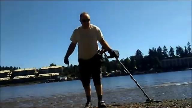 Metal detecting with an MD-6250 on a Willamette river  beach in Oregon .
