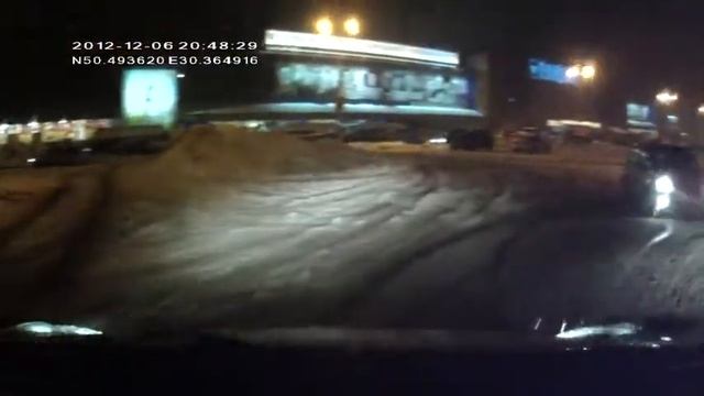 Ой, подскользнулся. Пересмотреть выбор резины, срочно.