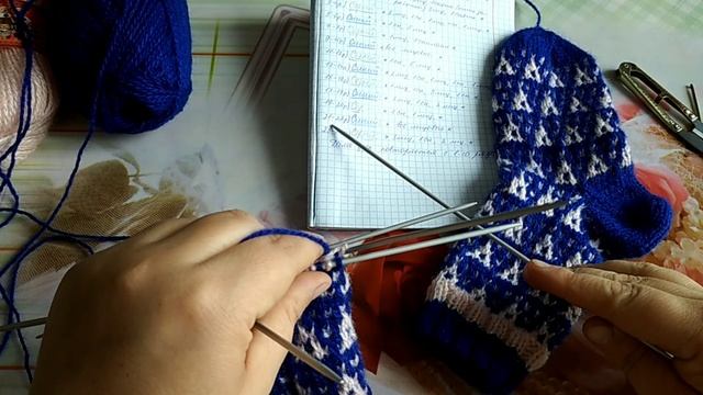 носки спицами на размер 30-32.ленивый жаккард