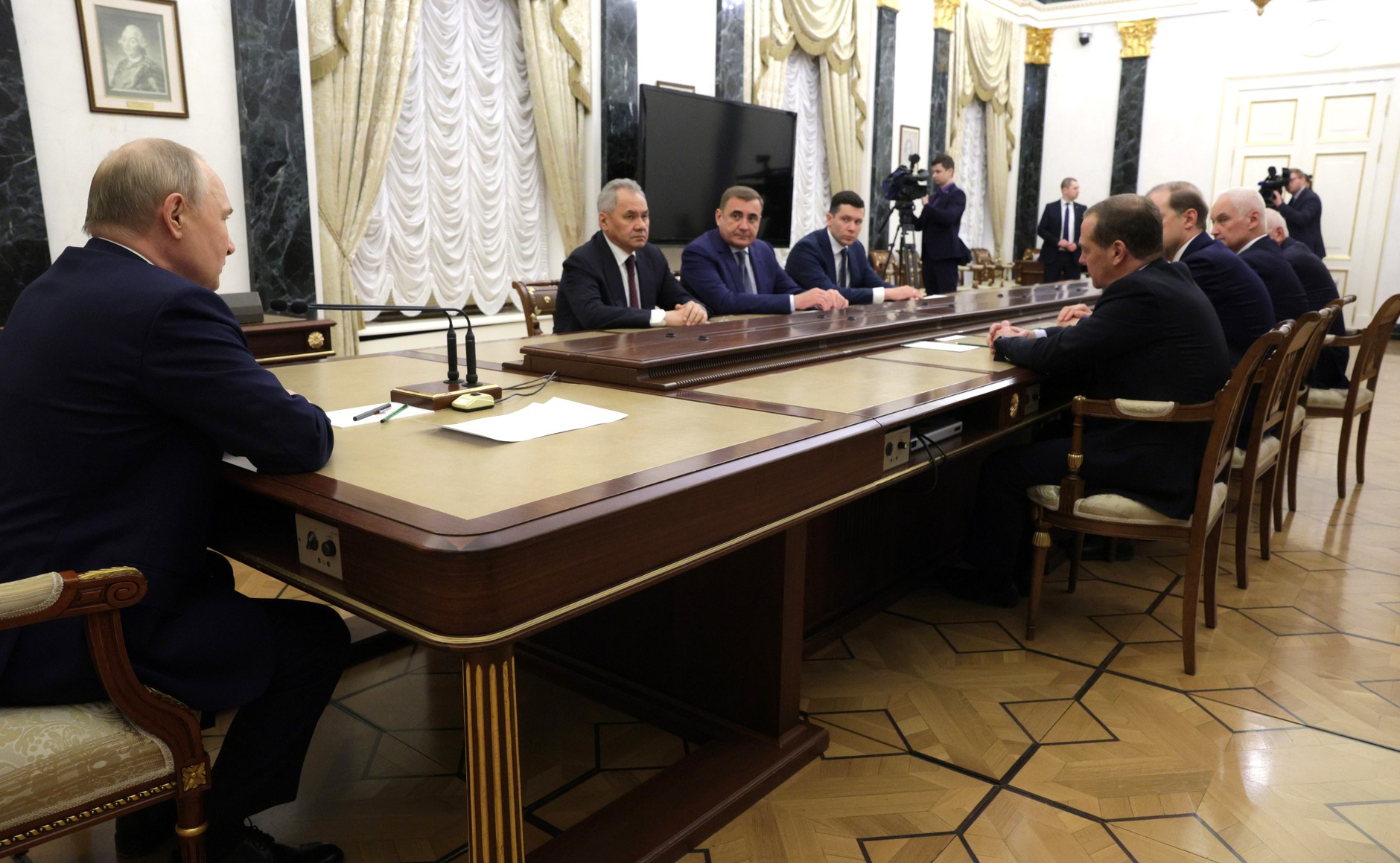 Президент России В.В.Путин провёл в Кремле совещание по вопросам развития оборонно-промышленного ком