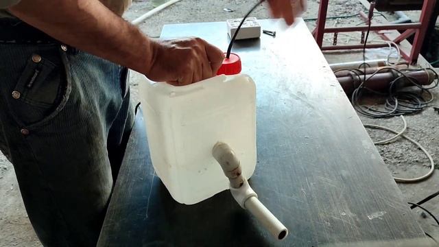 крутая самоделка из пластиковый канистры!