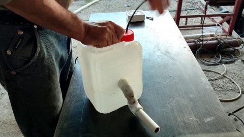 крутая самоделка из пластиковый канистры!