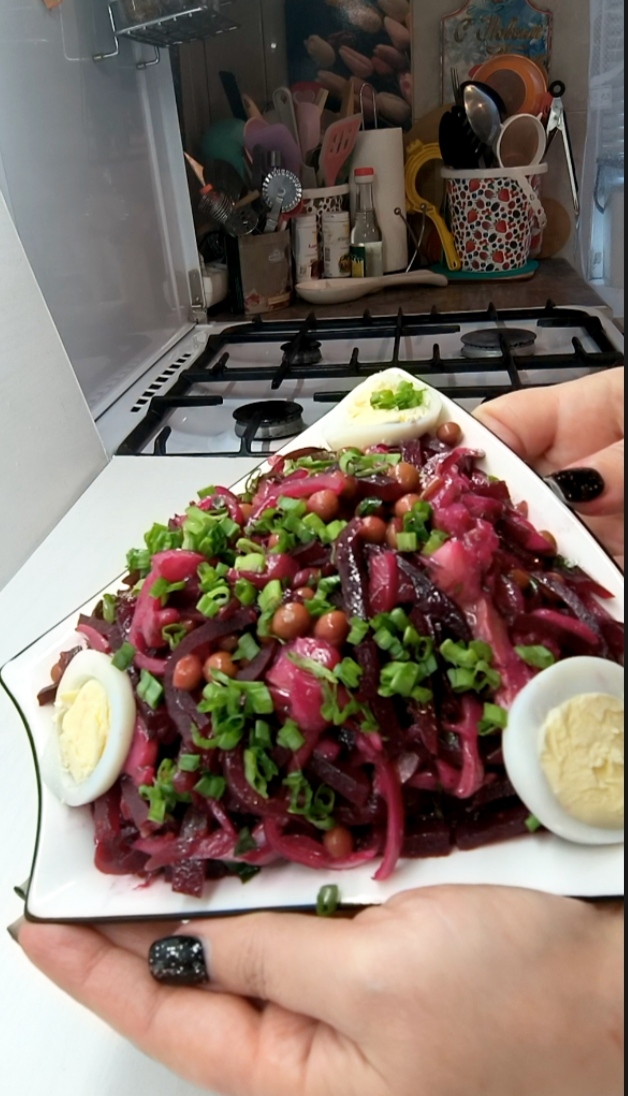САЛАТ - ДО БЕЗОБРАЗИЯ ПРОСТОЙ И ВКУСНЫЙ. ГОТОВЫЙ УЖИН.