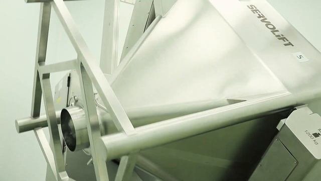 Цех смешения субстанций на производстве «Эвалар»