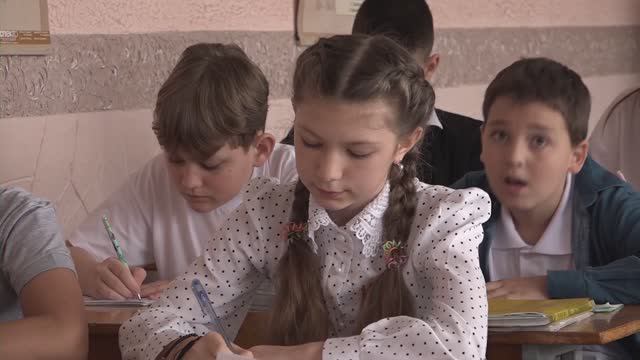 Тюменский педагог рассказал о работе в Краснодонской школе