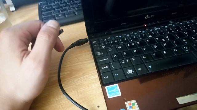 Asus netbook eee PC jak vyřešit (nesehnatelnou) nabiječku
