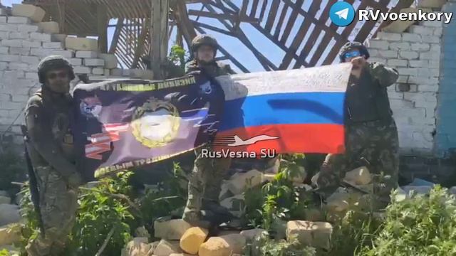 ‼️🇷🇺 Бойцы 47 дивизии подняли флаг России, освободив Ивановку в Харьковской области !!!