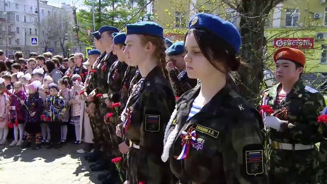 В 19-й раз в Комсомольске прошло возложение цветов памятнику Алексея Маресьева