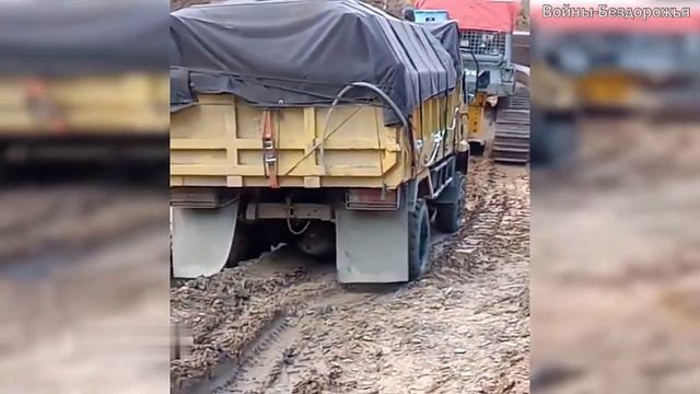 Экспедиционный грузовик на экстремальной грязной дороге - OFF ROAD TRUCK
