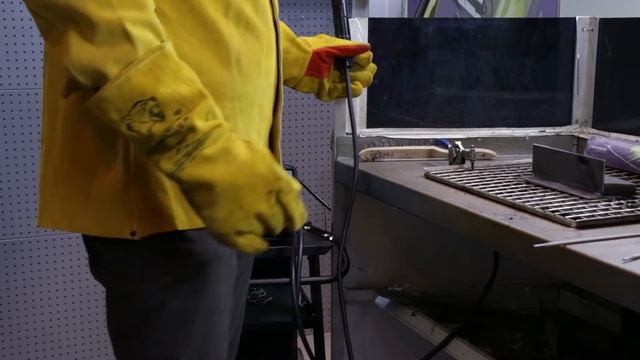 Parweld XTS 142 MMA Inverter Welding Machine