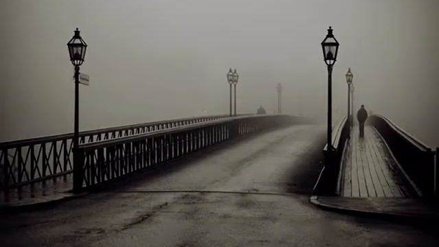 Черно-белое.