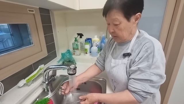 УТРЕННЯЯ РУТИНА 81ЛЕТНЕГО БЛОГЕРА/MORNING OF AN 81-YEAR-OLD BLOGGER