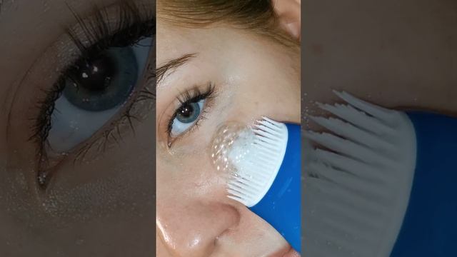 Garnier Чистая кожа Актив 3 в 1 гель для умывания для проблемной кожи ?