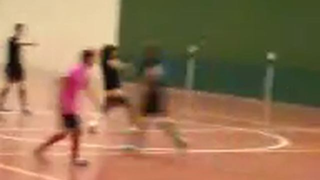 Espontaneo futbol sala en Castelseras