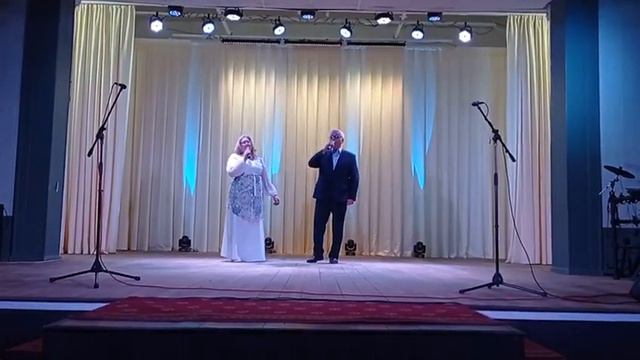 В исполнении В.Н. Коротеева - барда, известного писателя и поэта песня "Ольховая сережка"