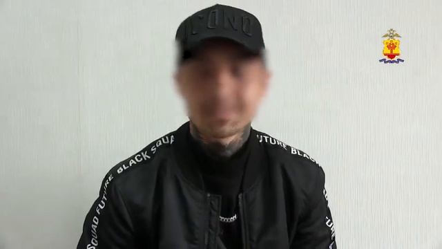 Полицейские в Чебоксарах задержали мужчину, жарившего сосиски на Вечном огне, и показали "героя"