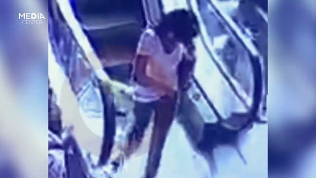 Девушка потеряла кошелёк, камеры наблюдения сняли, как его подобрал мужчина