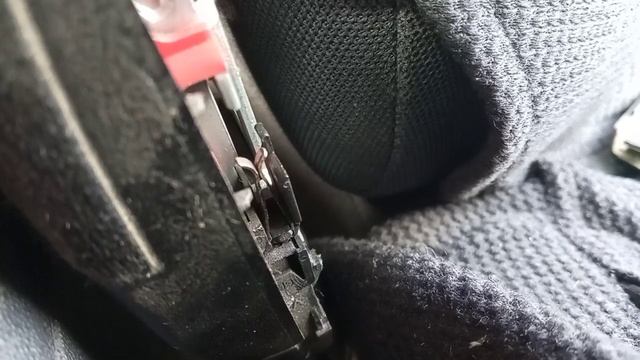 Улучшение скольжения ремней, их мойка. Активация сигнала не пристегнутого ремня безопасности..mp4