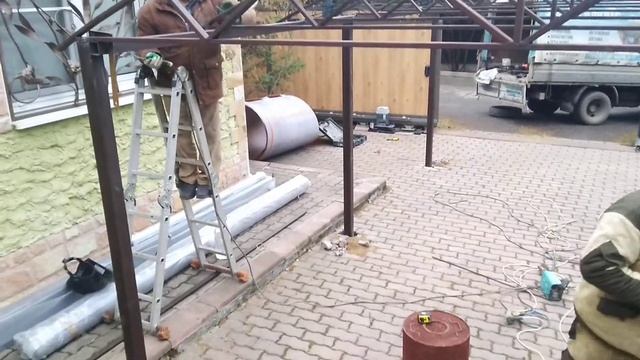 Навес из поликарбоната