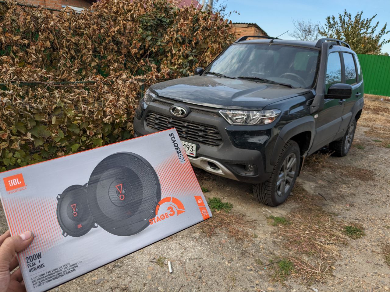 Lada niva travel / установка колонок  jbl stage 3 527