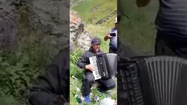 Лакцы поют 112