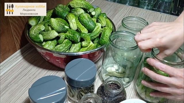 Огурцы маринованные с кетчупом
