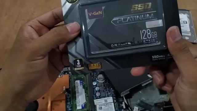 UPGRADE RAM DAN SSD DI ACER V5-132