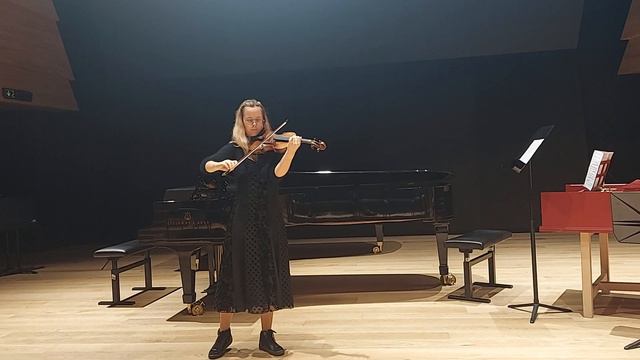 Oksana Butrynska - N.Paganini, Caprice №21