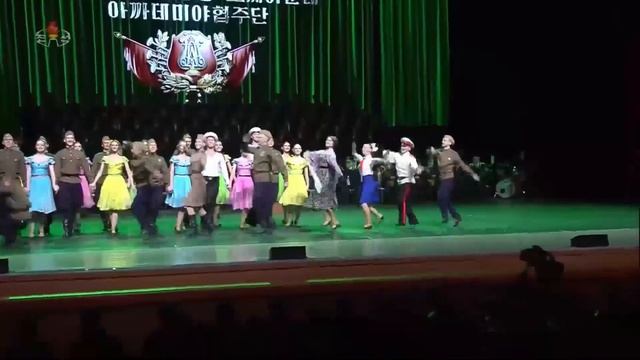Ансамбль имени Александрова выступил в Пхеньяне в честь 75-летия образования КНДР