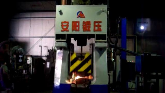 ANYANG гидравлический CNC forigng молоток в Словении ковка завод клиента