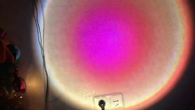 Сегодня Распаковываем очень прикольную лампочку￼.￼Название Sunset lamp LED.￼
